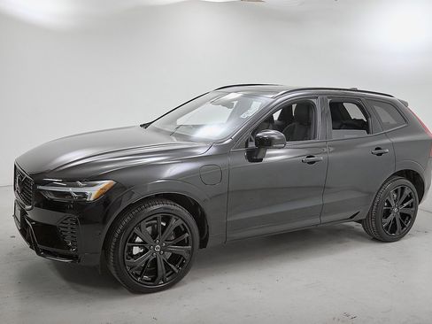 Certified 2025 Volvo XC60 T8 Ultra w/ Protection Package Premier image 6