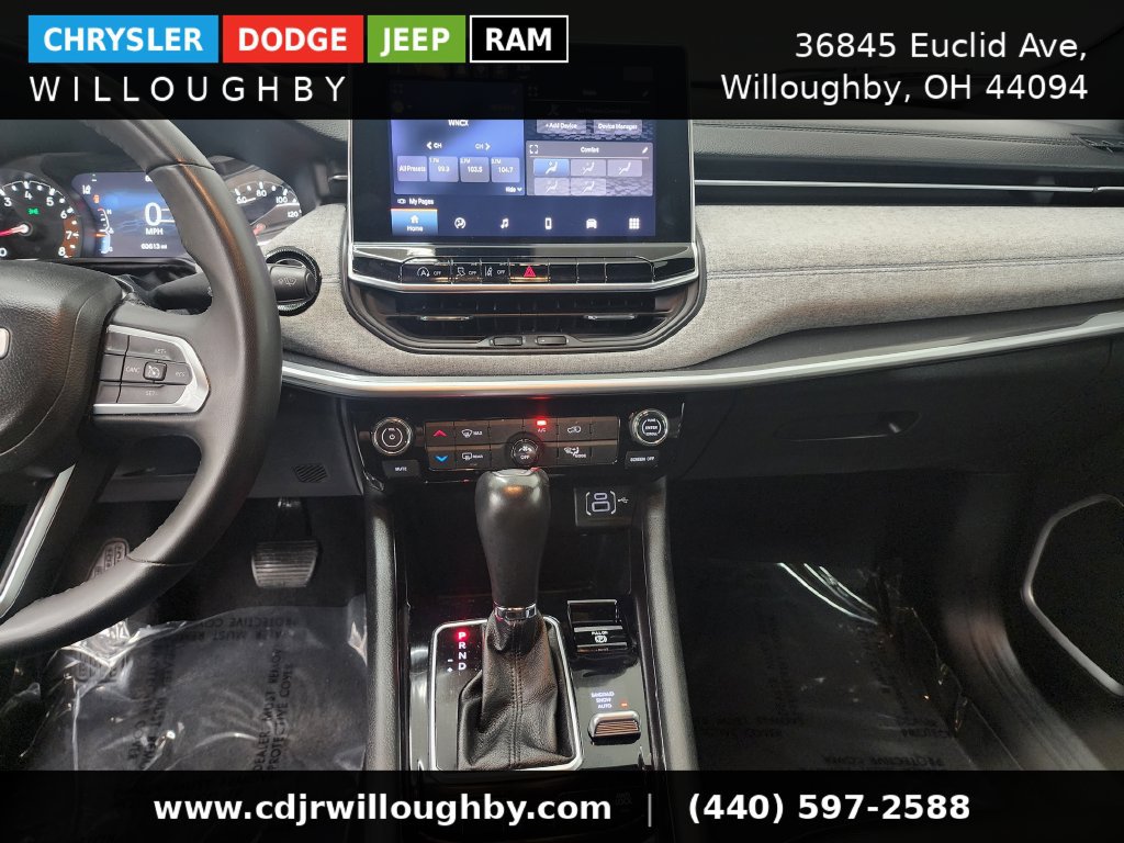 Used 2024 Jeep Compass Latitude AWD/4WD image 19