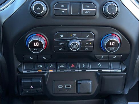 Used 2020 Chevrolet Silverado 1500 LT Trail Boss image 15