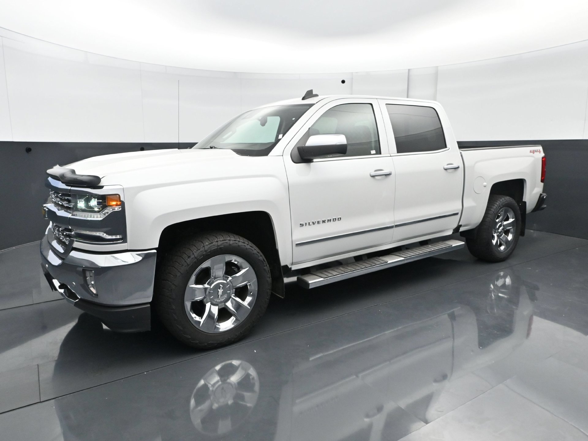 Used 2016 Chevrolet Silverado 1500 LTZ w/ Sport Package AWD/4WD image 2