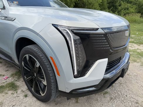 Used 2025 Cadillac Escalade IQ Sport 1 AWD/4WD image 35