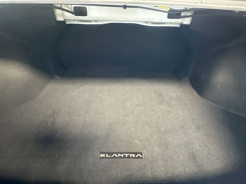 Used 2026 Hyundai Elantra SE FWD image 25