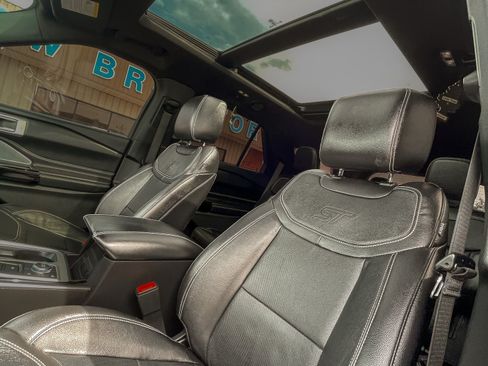 Used 2023 Ford Explorer ST w/ Equipment Group 401A AWD/4WD image 19