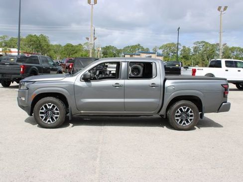 Used 2022 Nissan Frontier SV image 6