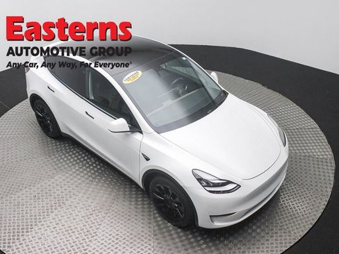 Used 2021 Tesla Model Y Long Range AWD/4WD image 3