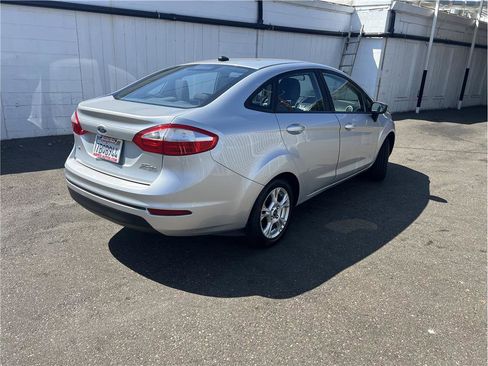 Used 2014 Ford Fiesta SE image 7