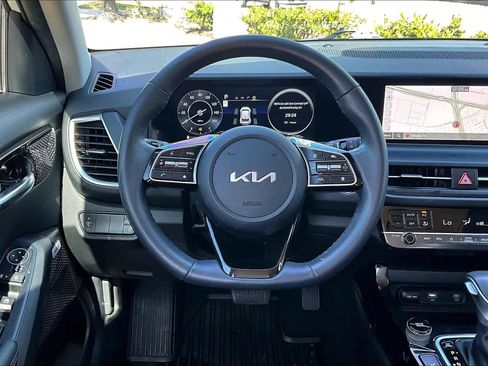 Certified 2024 Kia Seltos SX image 6