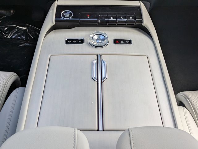 New 2026 Lincoln Navigator L Premier AWD/4WD image 19