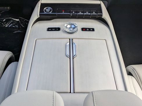 New 2026 Lincoln Navigator L Premier AWD/4WD image 19