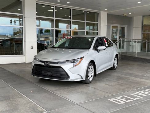 Used 2026 Toyota Corolla LE FWD image 2