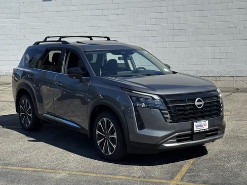 New 2026 Nissan Pathfinder Platinum w/ Cargo Package AWD/4WD image 6