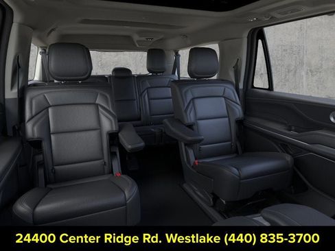 New 2026 Lincoln Navigator L Reserve AWD/4WD image 10