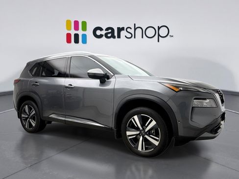 Used 2023 Nissan Rogue SL w/ SL Premium Package image 7