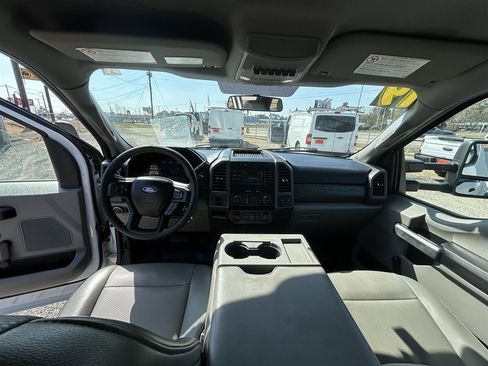 Used 2019 Ford F350 XL w/ Trailer Tow Package image 12