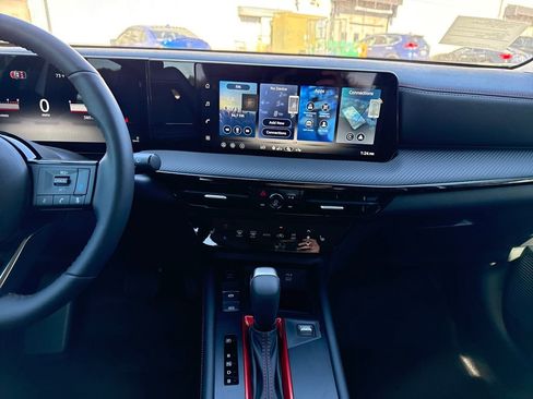 New 2026 Nissan Kicks SR w/ SR Premium Package image 17