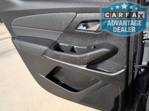 Used 2023 Chevrolet Traverse RS image 10