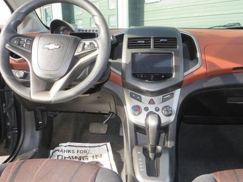 Used 2016 Chevrolet Sonic LT image 40