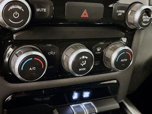 Used 2022 RAM 1500 Big Horn image 24