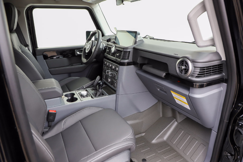 Used 2025 INEOS Grenadier Station Wagon AWD/4WD image 33