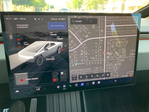 Used 2025 Tesla Cybertruck AWD Crew Cab image 58