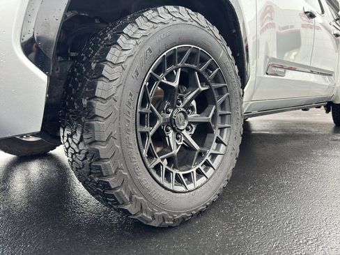 Used 2024 Toyota Tundra Platinum image 18