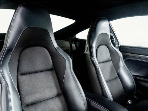 Used 2019 Porsche 911 Carrera 4S AWD/4WD image 28