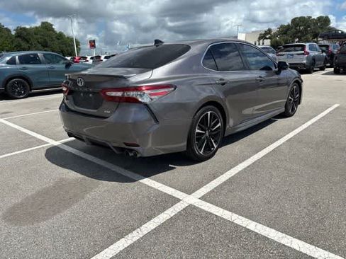 Used 2018 Toyota Camry XSE FWD image 5