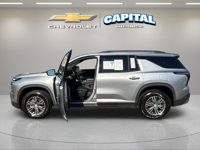 Used 2025 Chevrolet Traverse LT AWD/4WD image 9
