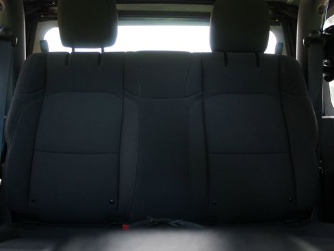 Used 2018 Jeep Wrangler Sport AWD/4WD image 13