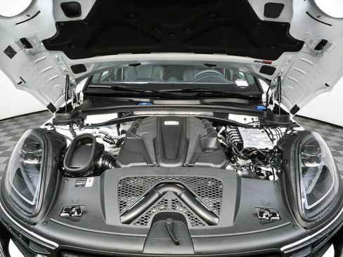 New 2026 Porsche Macan S AWD/4WD image 36