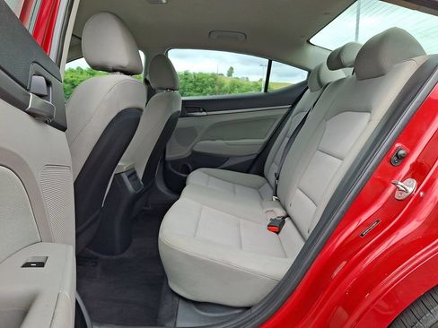 Used 2018 Hyundai Elantra SEL FWD image 10