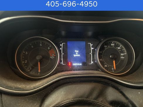 Used 2019 Jeep Cherokee Latitude w/ Popular Appearance Group image 5