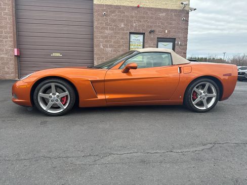 Used 2007 Chevrolet Corvette Convertible RWD image 2