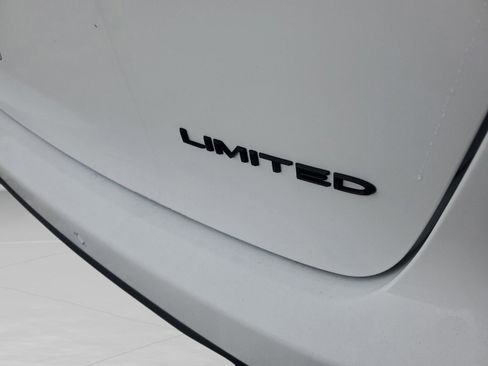 New 2026 Chrysler Pacifica Limited w/ S Appearance Package image 6