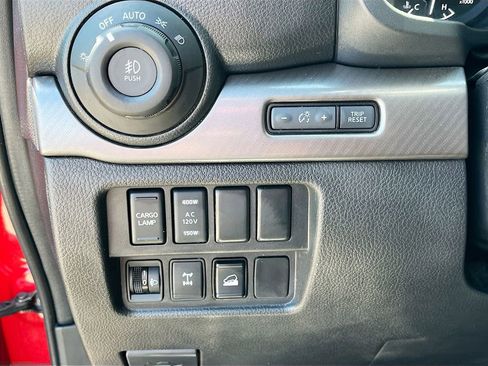 Used 2024 Nissan Titan PRO-4X w/ Pro-4x Convenience Package AWD/4WD image 10