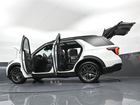 Certified 2025 Ford Explorer ST w/ Sun And Sound Package AWD/4WD image 54
