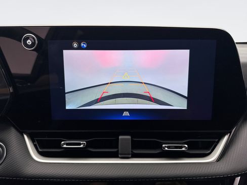 Used 2025 Chevrolet Equinox LT FWD image 16