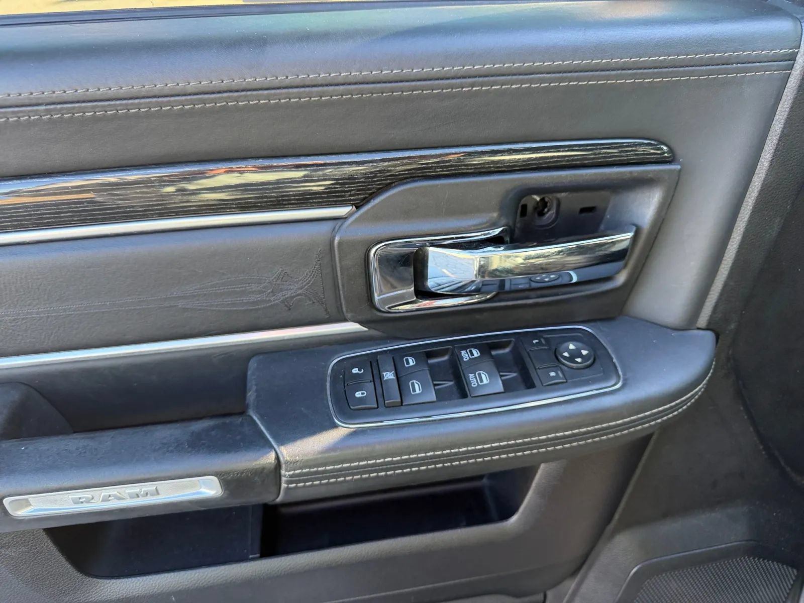 Used 2016 RAM 1500 Limited AWD/4WD image 14