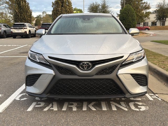 Used 2018 Toyota Camry SE w/ Convenience Package FWD image 2