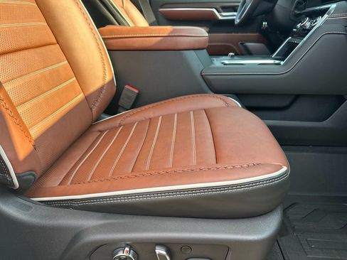 New 2026 GMC Sierra 2500 Denali Ultimate image 14