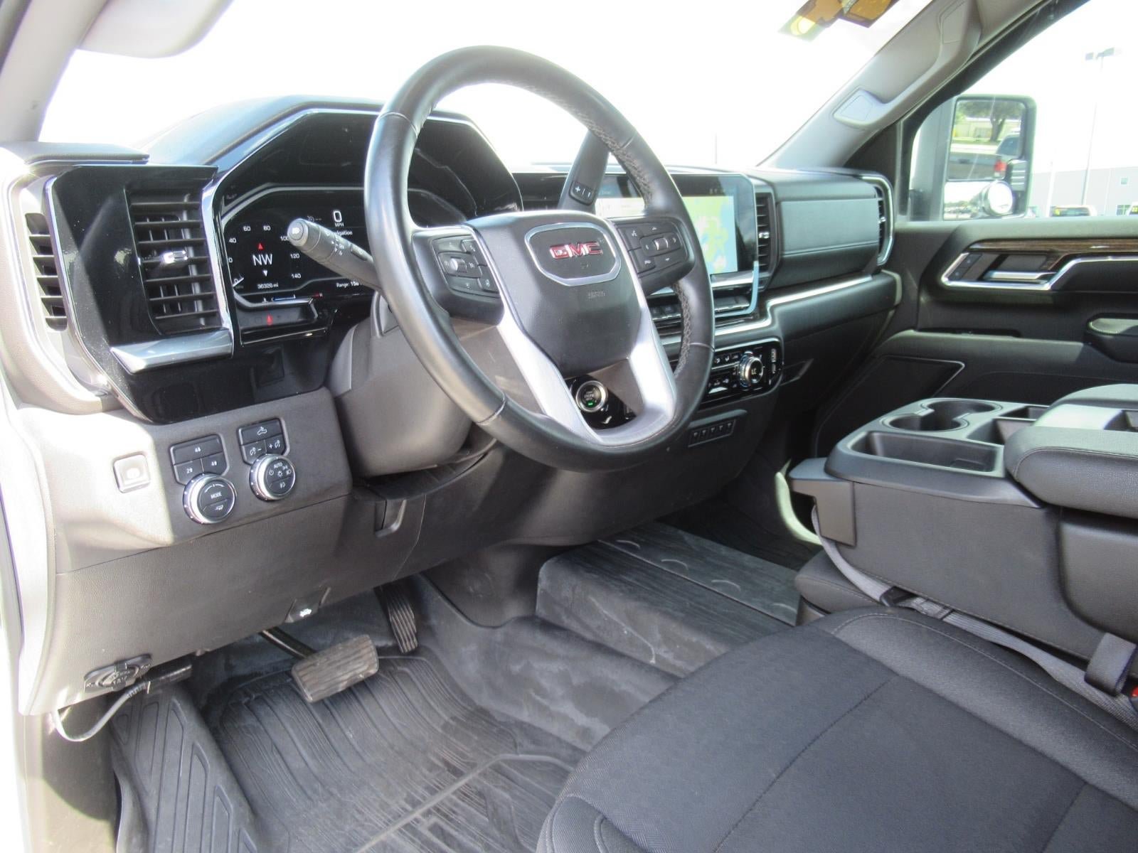 Used 2024 GMC Sierra 2500 SLE w/ SLE Value Package; AWD/4WD image 17