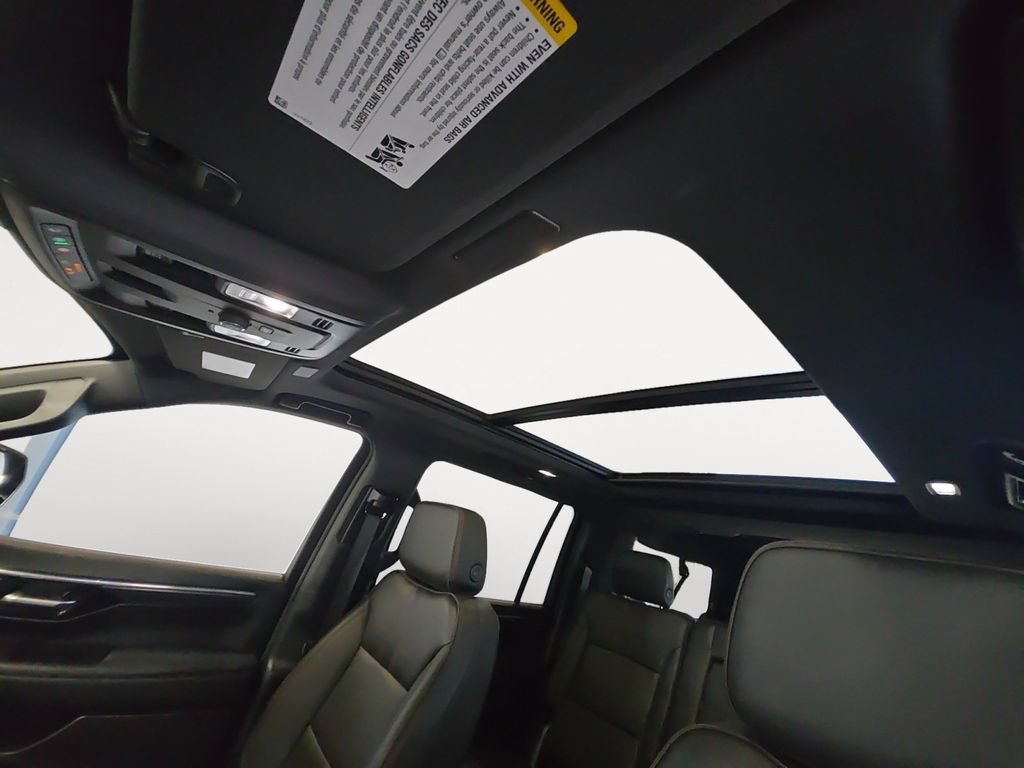 Certified 2025 Chevrolet Suburban RST w/ Sun And Tow Package AWD/4WD image 17