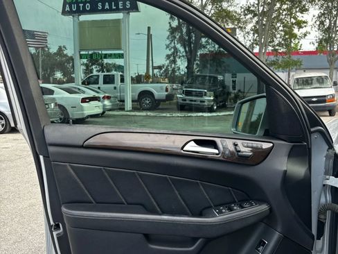Used 2015 Mercedes-Benz GL 320 BlueTEC 4MATIC image 22