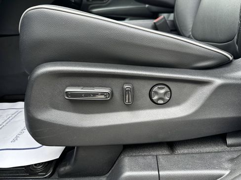 Certified 2025 Honda Odyssey Touring image 8