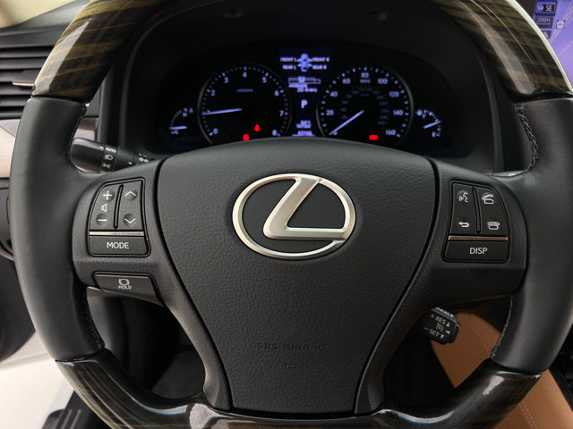Used 2013 Lexus LS 460 AWD w/ Comfort Pkg image 16