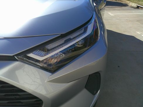 Used 2025 Toyota RAV4 XLE image 11