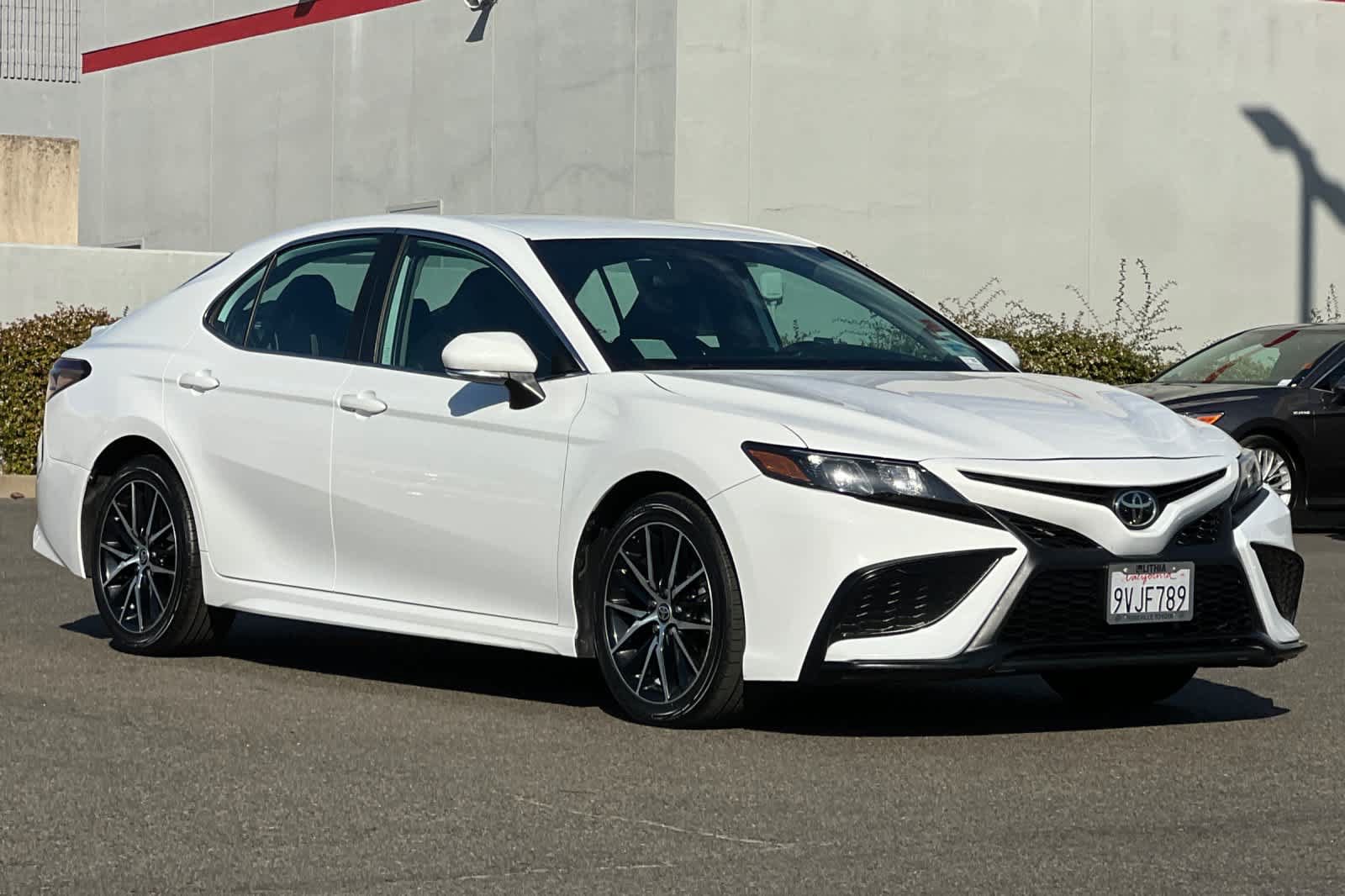 Certified 2023 Toyota Camry SE FWD image 5