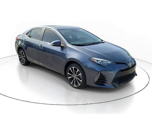 Used 2018 Toyota Corolla SE FWD image 3