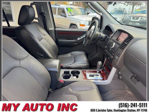 Used 2012 Nissan Pathfinder LE image 30