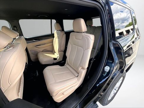 Used 2023 Jeep Grand Cherokee L Limited AWD/4WD image 27